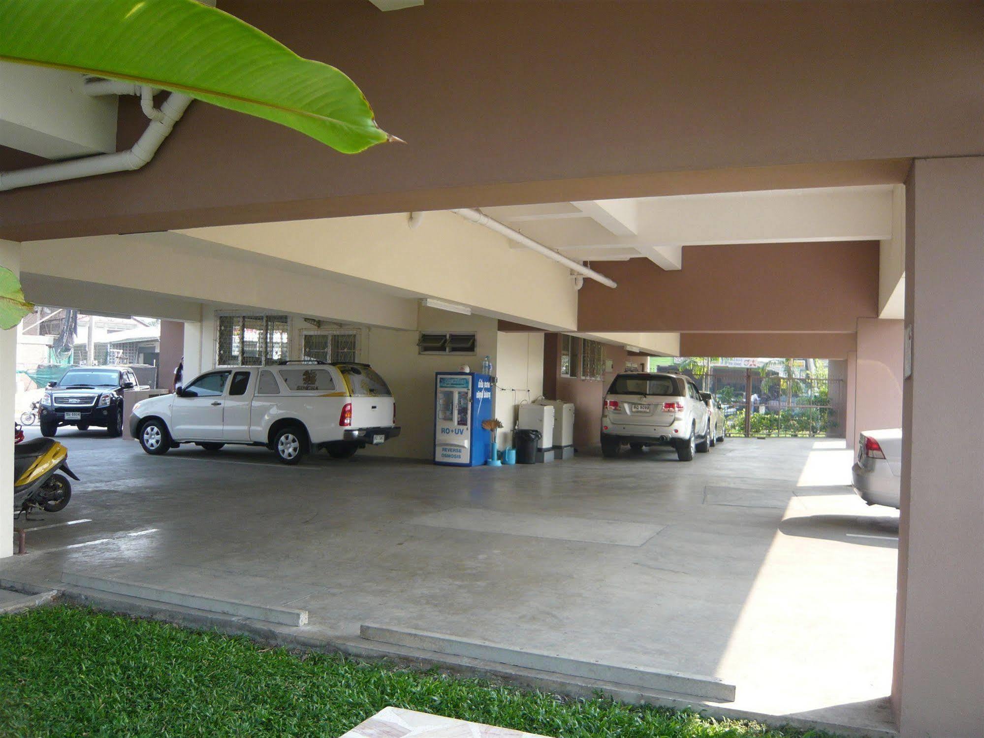 Thanapa Place Bangkok Exterior foto